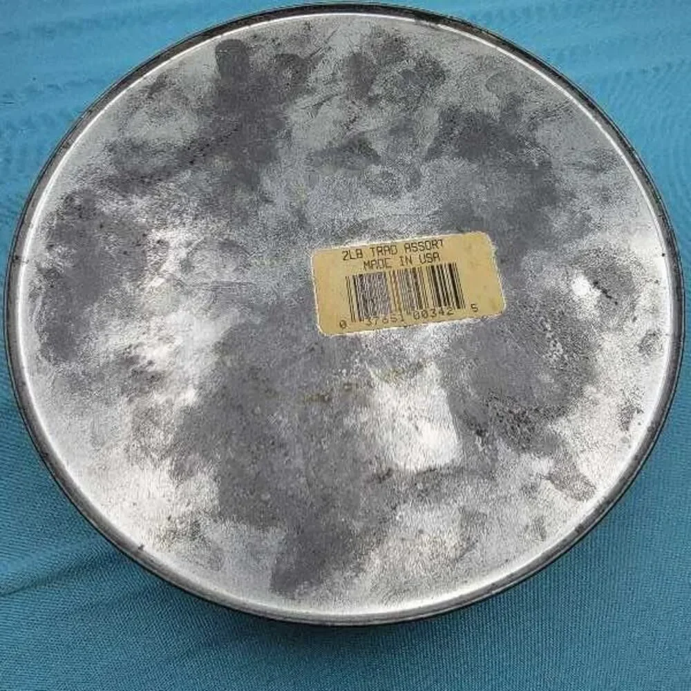 Vintage Santa Claus Christmas Cookie Tin Round 7